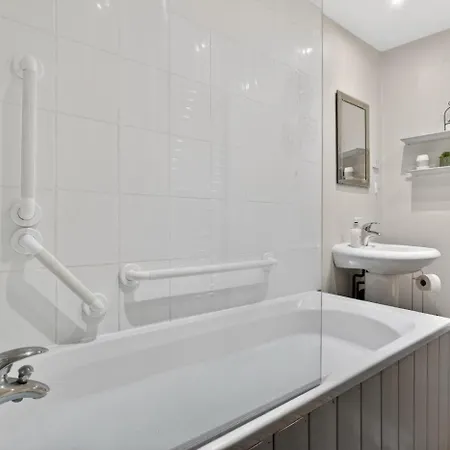 2 Bed In Oc-c38234 Holiday home